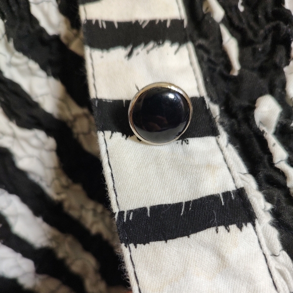 Zebra Print Wrinkled Rich Denim Jacket and Skirt Set By Gene Ewing For Bis Woman - Picture 5 of 15